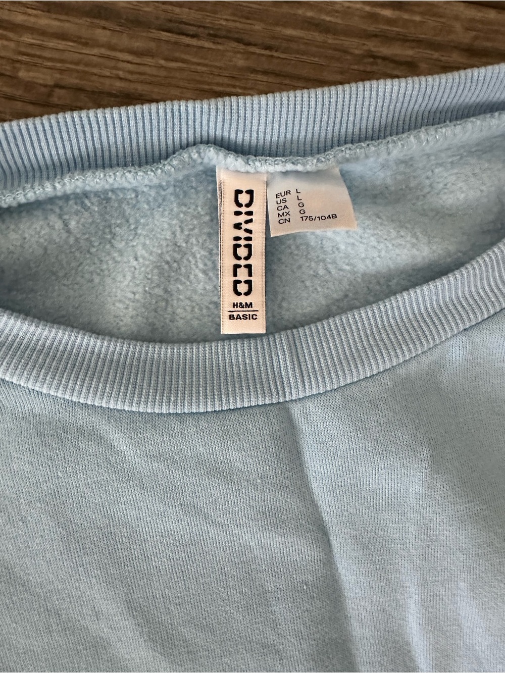 H&M Divided Blue Basic Crewneck Sweatshirt - Picture 2 of 3